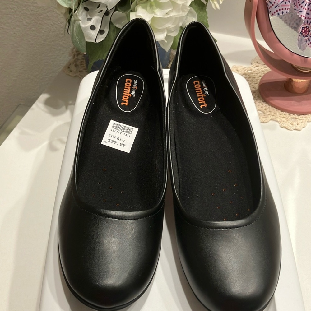 NWT Safe T Step Black Stack Heeled Shoes Size 6.5